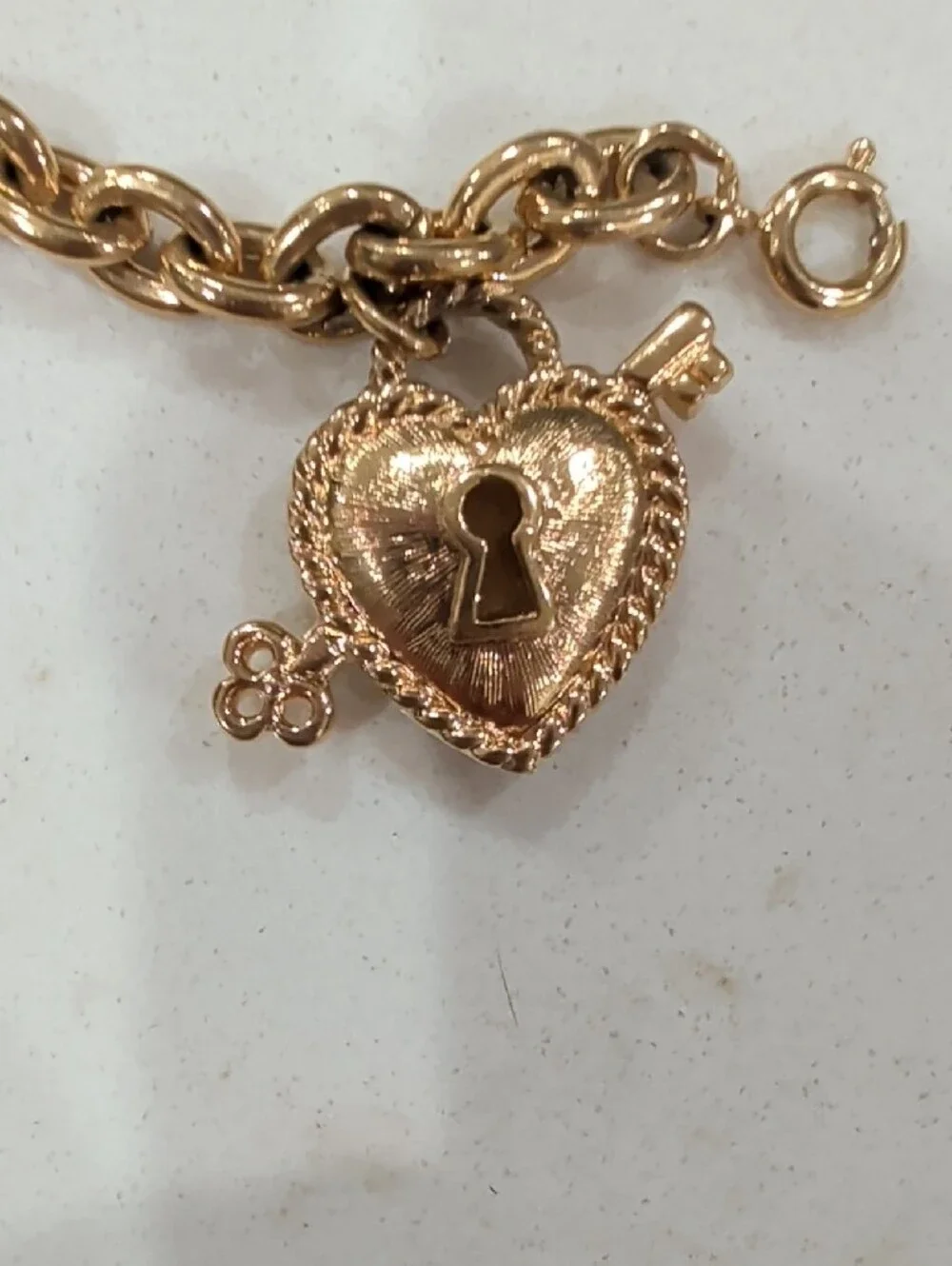 Avon classic gold